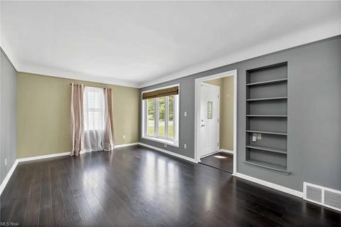 1722 Lorimer Rd, Parma, OH 44134 photo 12