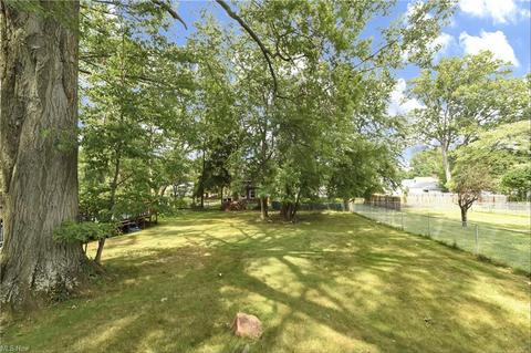 1722 Lorimer Rd, Parma, OH 44134 photo 9