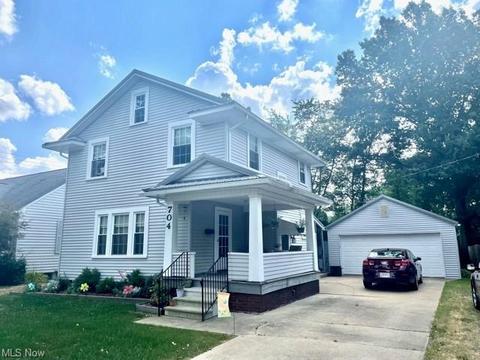 704 E 4th St, Dover, OH 44622 photo 1