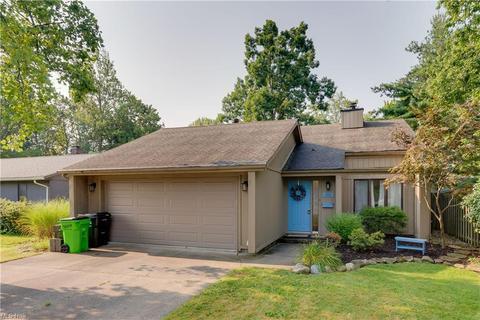 102 4th Ave, Berea, OH 44017 photo 1