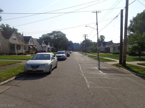 2806 Lucerne Ave, Parma, OH 44134 photo 22