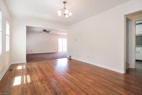 21 E Lowell Ave, Akron, OH 44310 photo 2