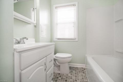 21 E Lowell Ave, Akron, OH 44310 photo 17