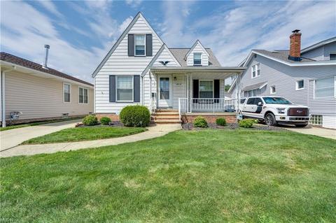 6914 Gilbert Ave, Parma, OH 44129 photo 2