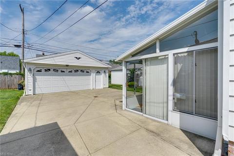 6914 Gilbert Ave, Parma, OH 44129 photo 7