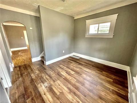 911 Fulton Rd NW, Canton, OH 44703 photo 8