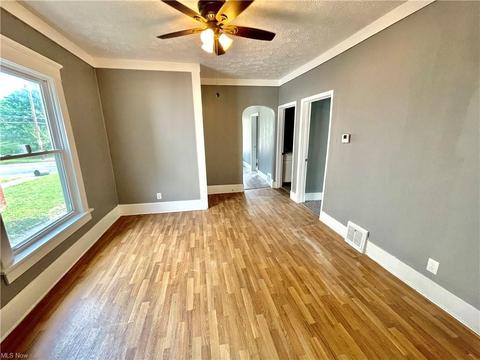 911 Fulton Rd NW, Canton, OH 44703 photo 5