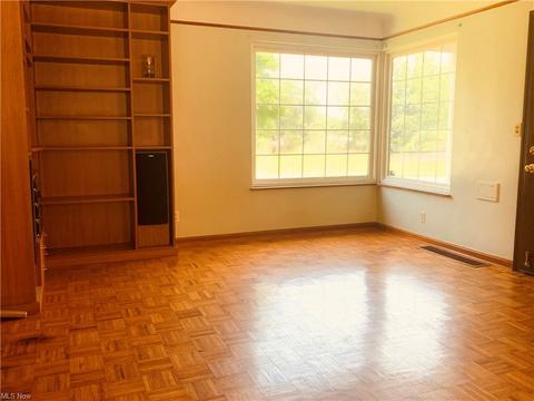 116 E Ridgewood Dr, Seven Hills, OH 44131 photo 22