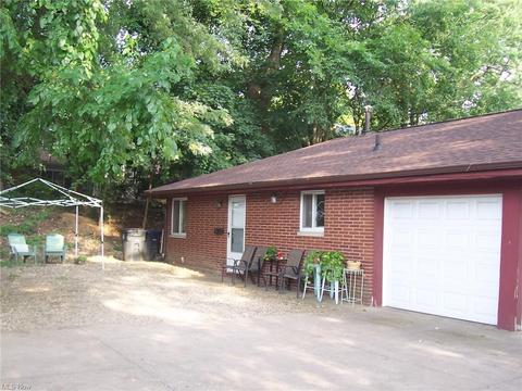 801 Patterson Ave, Akron, OH 44310 photo 2