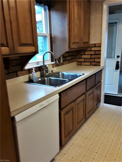 1824 E 300th St, Wickliffe, OH 44092 photo 2
