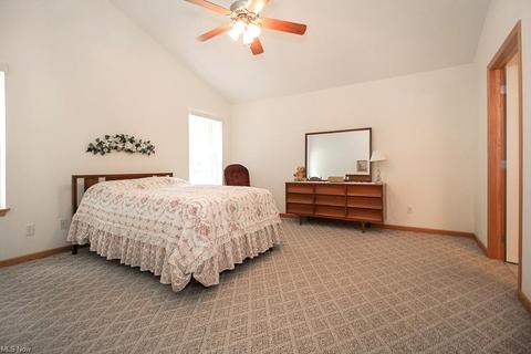 7631 Falling Leaf Dr, Seven Hills, OH 44131 photo 19