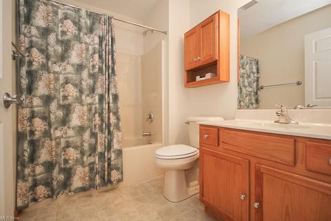 7631 Falling Leaf Dr, Seven Hills, OH 44131 photo 14