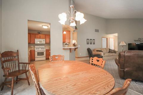7631 Falling Leaf Dr, Seven Hills, OH 44131 photo 12