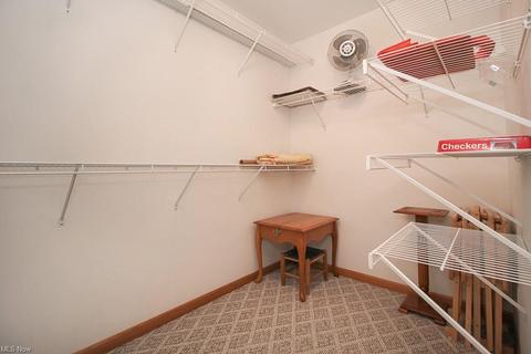 7631 Falling Leaf Dr, Seven Hills, OH 44131 photo 26