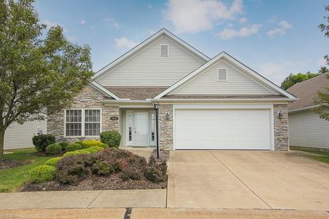 7631 Falling Leaf Dr, Seven Hills, OH 44131 photo 1