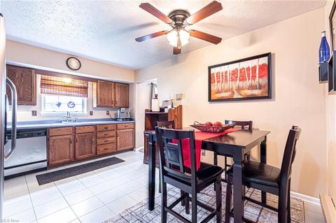 3701 Leavitt Rd, Lorain, OH 44053 photo 8