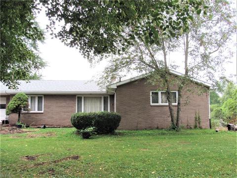 2525 Wright Rd, Akron, OH 44320 photo 1
