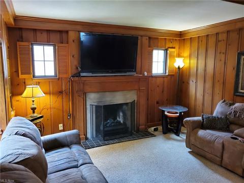 91 E 211 St, Euclid, OH 44123 photo 2