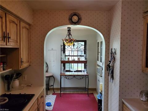 91 E 211 St, Euclid, OH 44123 photo 6