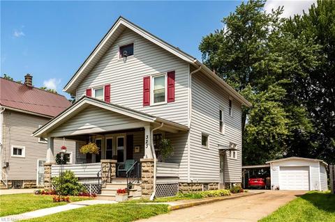 323 High St, Elyria, OH 44035 photo 3