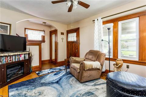323 High St, Elyria, OH 44035 photo 7