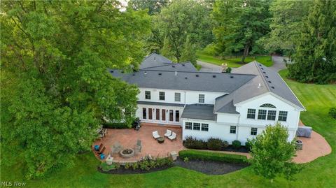 8853 Mentor Rd, Chardon, OH 44024 photo 2