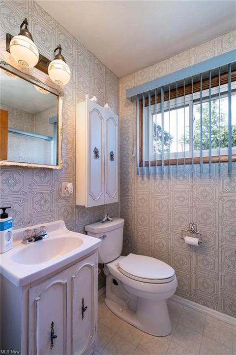 1735 E 36th St, Lorain, OH 44055 photo 5