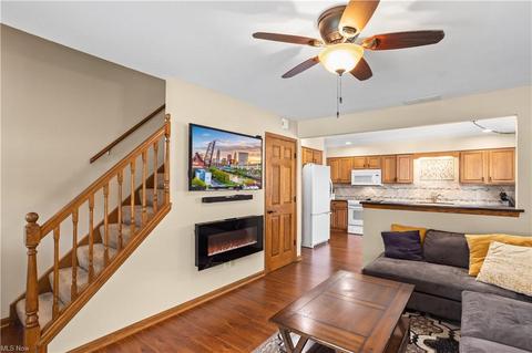 4746 Eldo St, Willoughby, OH 44094 photo 9