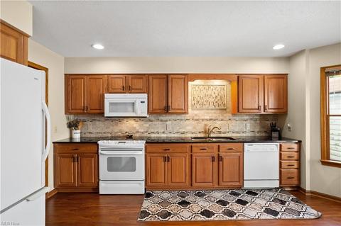 4746 Eldo St, Willoughby, OH 44094 photo 12