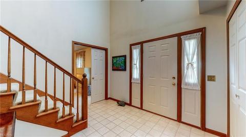 33365 Seneca Dr, Solon, OH 44139 photo 3