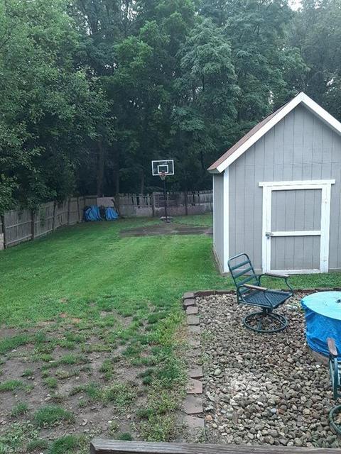 400 Creed St, Struthers, OH 44471 photo 5