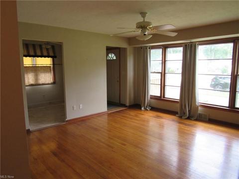 331 Beebe Ave, Elyria, OH 44035 photo 2