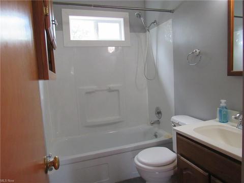 331 Beebe Ave, Elyria, OH 44035 photo 11
