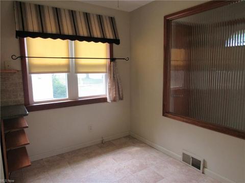331 Beebe Ave, Elyria, OH 44035 photo 6