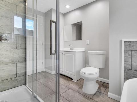 2410 E 32nd St, Lorain, OH 44055 photo 24