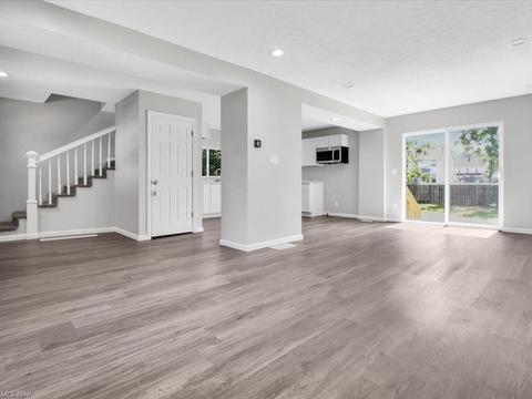 2410 E 32nd St, Lorain, OH 44055 photo 11