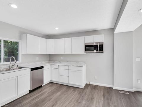 2410 E 32nd St, Lorain, OH 44055 photo 4