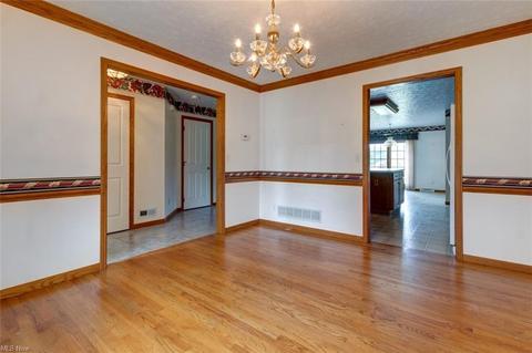 29385 Chardon Rd, Willoughby Hills, OH 44092 photo 4