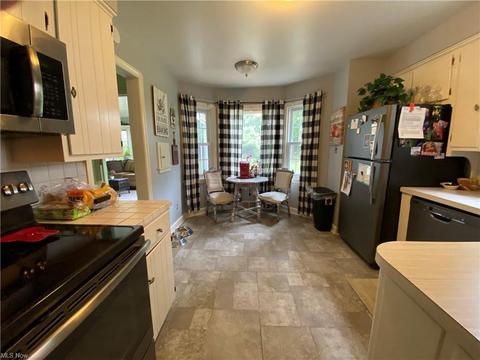 180 Wolcott Dr, Youngstown, OH 44512 photo 7