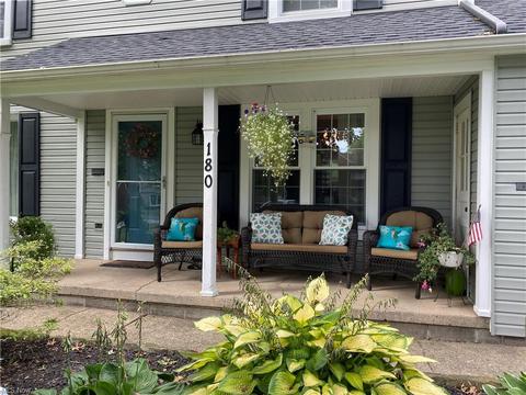 180 Wolcott Dr, Youngstown, OH 44512 photo 2