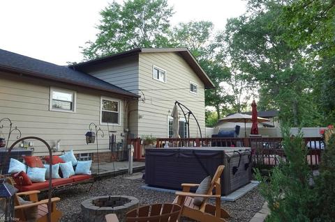 3967 Steven Dr, Seven Hills, OH 44131 photo 2