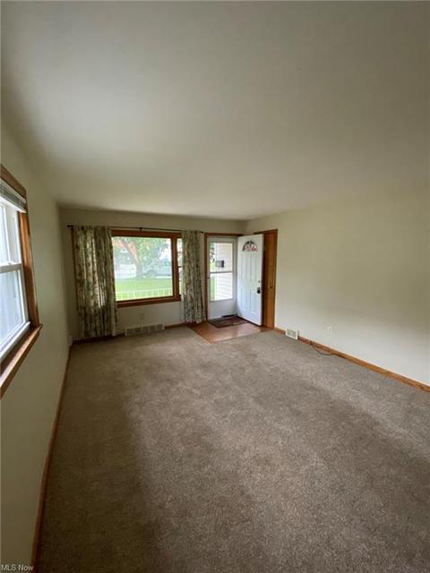 92 E Dresden Ave, Akron, OH 44301 photo 4