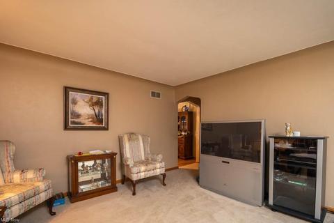610 Como St, Struthers, OH 44471 photo 6