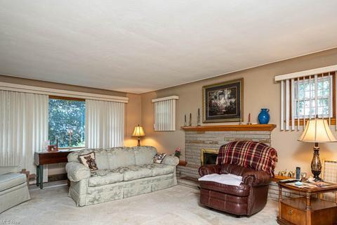 610 Como St, Struthers, OH 44471 photo 4