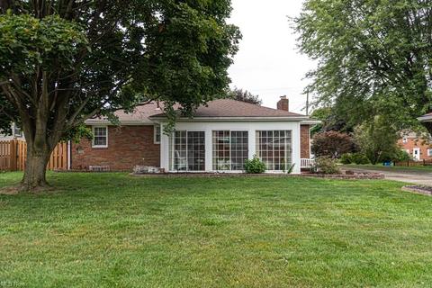 610 Como St, Struthers, OH 44471 photo 2