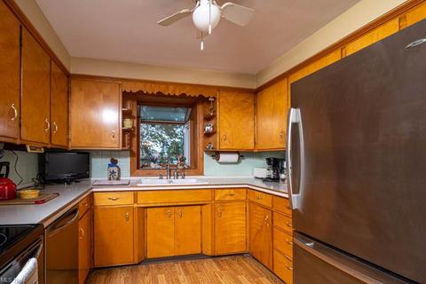 610 Como St, Struthers, OH 44471 photo 9