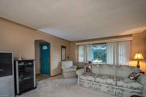 610 Como St, Struthers, OH 44471 photo 5
