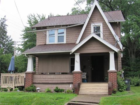 907 Peerless Ave, Akron, OH 44320 photo 2