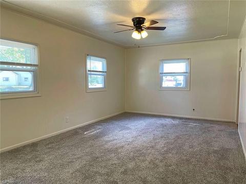 2477 E 41st St, Lorain, OH 44055 photo 7
