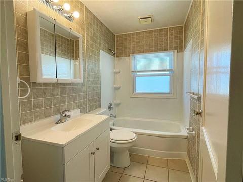 2477 E 41st St, Lorain, OH 44055 photo 15